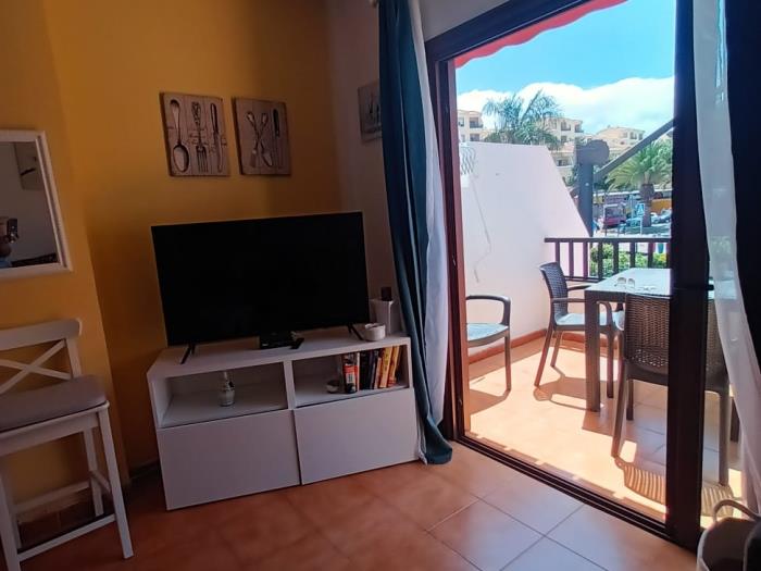 Apartamento un dormitorio, terraza soleada, wifi gratuito, cerca de la piscina en Costa Adeje