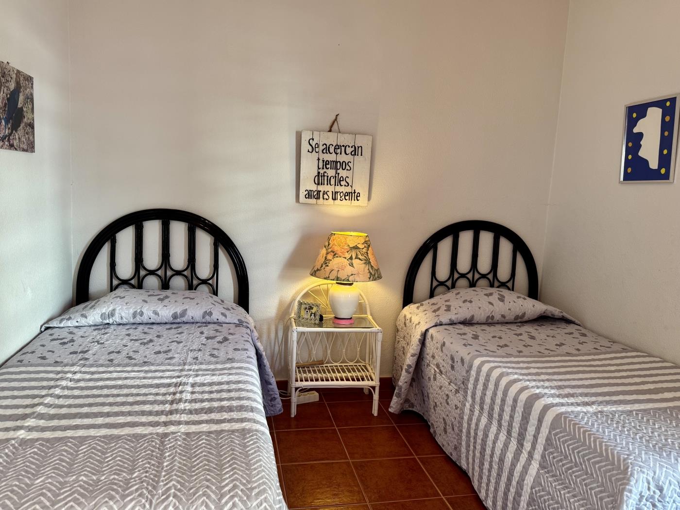 Apartamento dos dormitorios primera linea de mar en Playa de Santiago