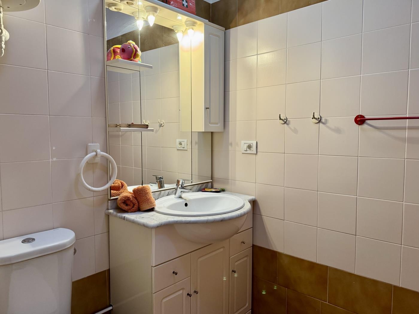 Apartamento dos dormitorios primera linea de mar en Playa de Santiago