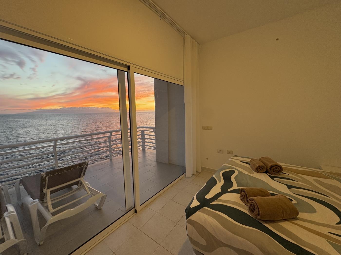 love boat deluxe (by experience holidays tenerife) en Callao Salvaje