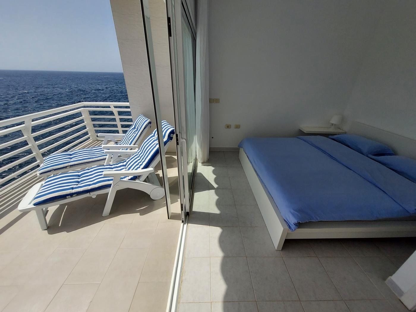 love boat deluxe (by experience holidays tenerife) in Callao Salvaje