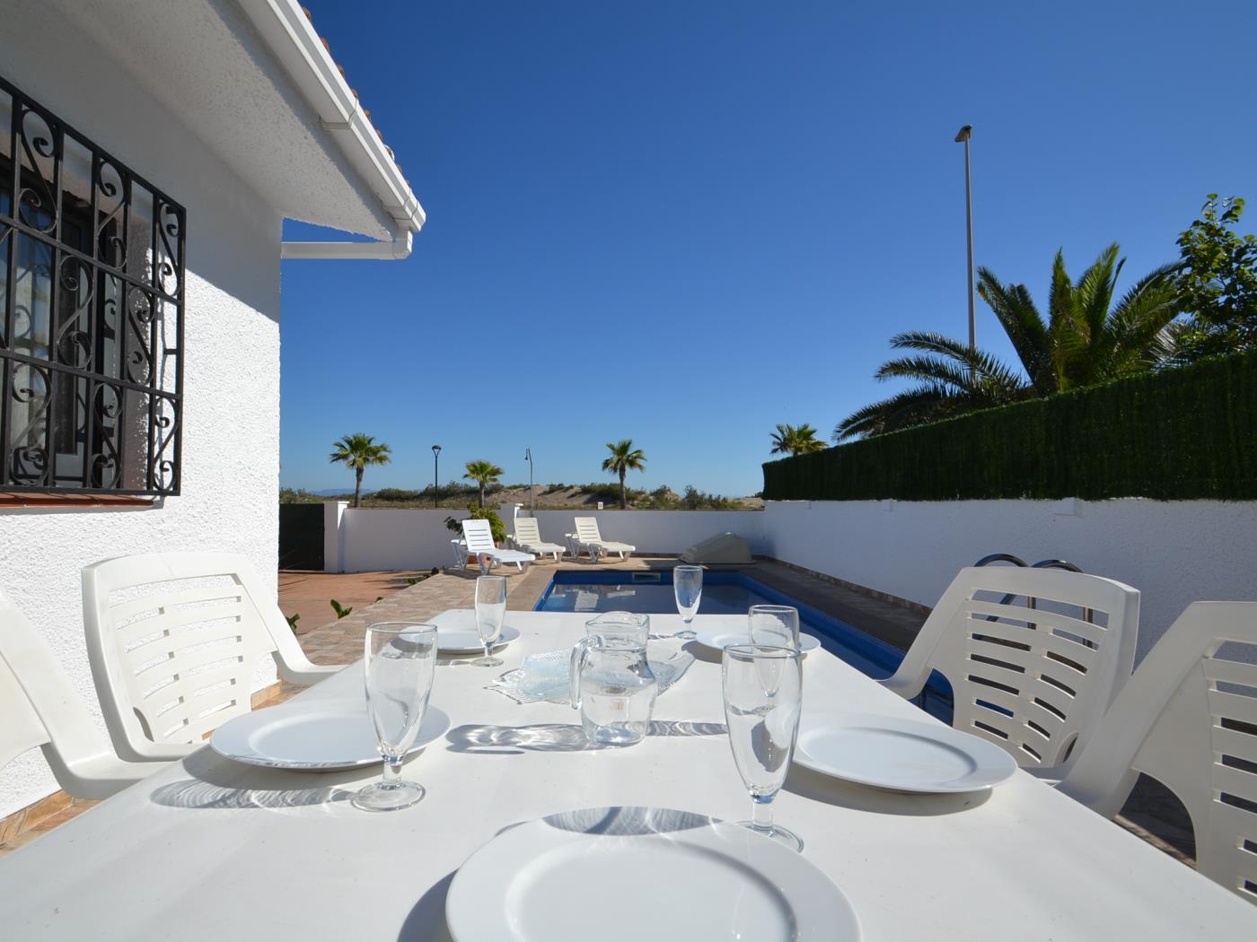 Casa CAI CAI avec la piscine privée à RIUMAR-DELTEBRE