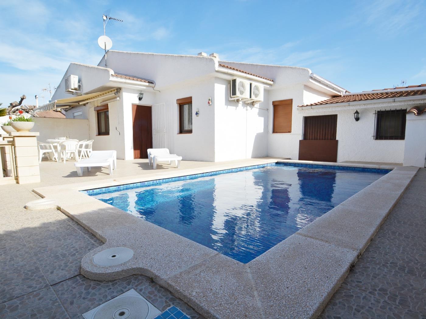 Casa Camins 2 con piscina privada en Riumar Deltebre