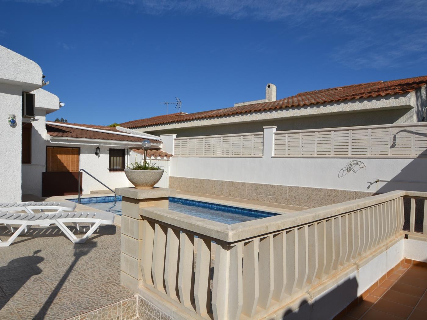 Casa Camins 2 avec la piscina privée à Riumar Deltebre