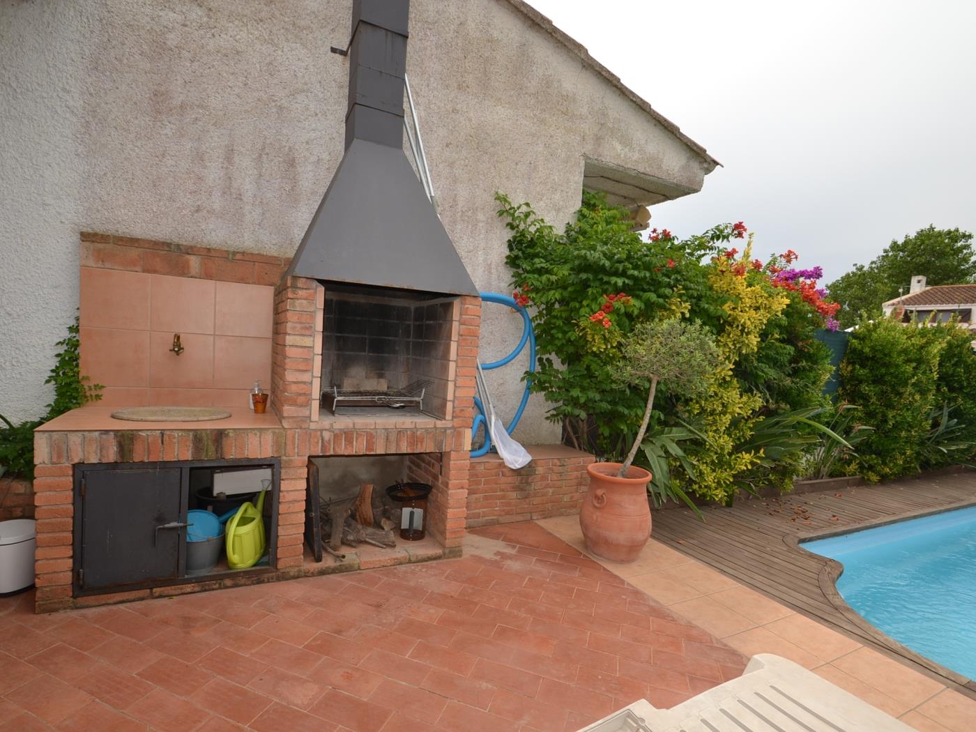 Casa Laurence avec la piscina privée à Riumar Deltebre