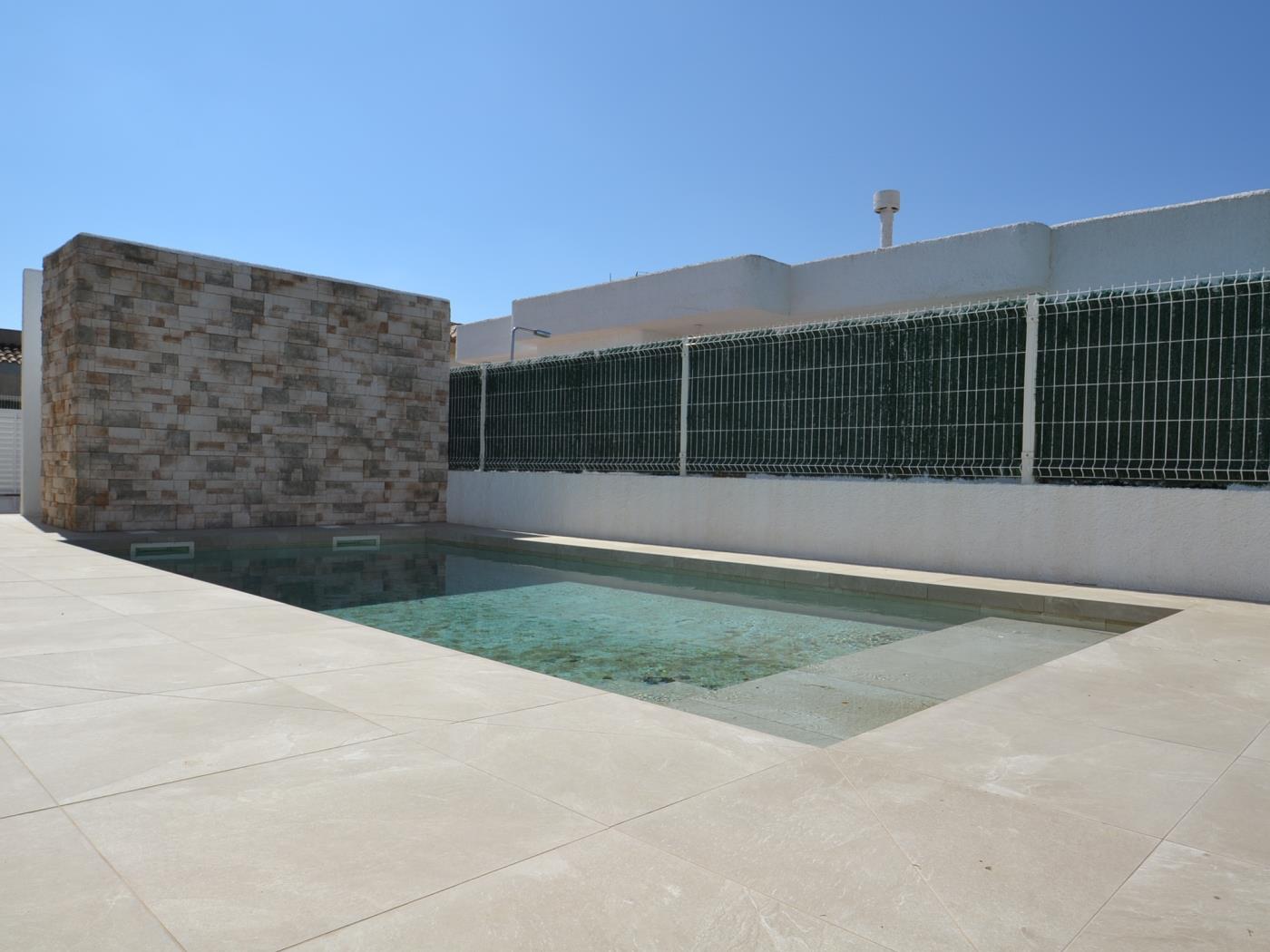 Casa Blanca amb piscina privada en Riumar, Costa Dorada a RIUMAR-DELTEBRE