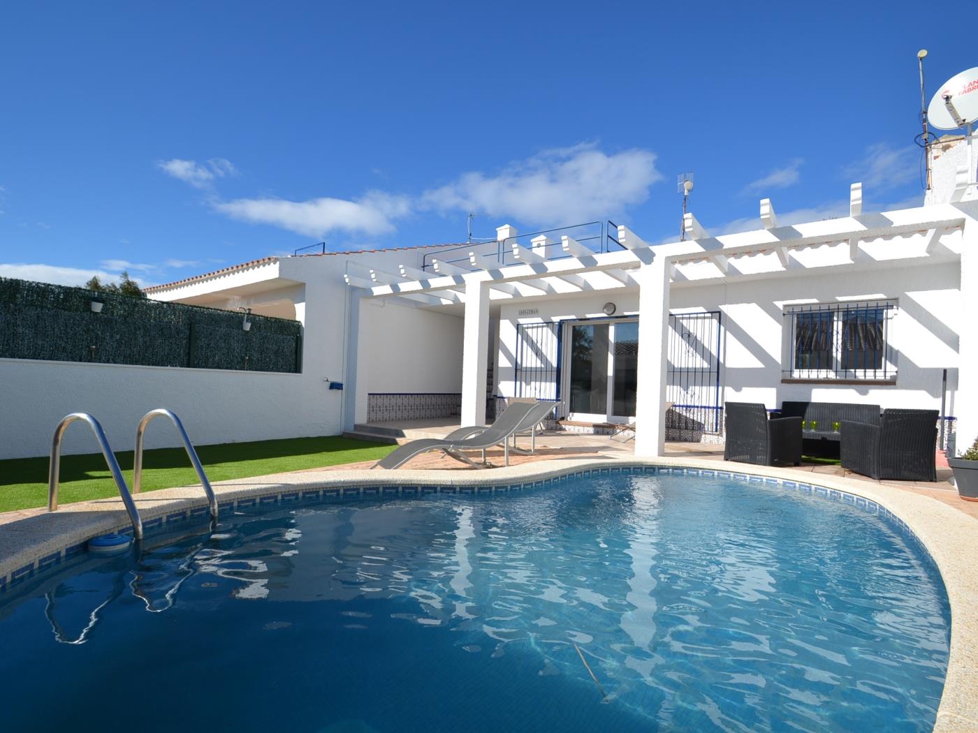 Casa Madeira 2 avec la piscine privée à Riumar Deltebre