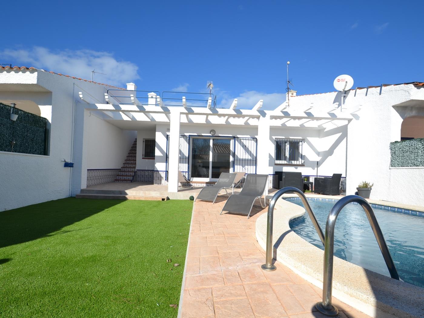 Casa Madeira 2 con piscina privada en Riumar Deltebre