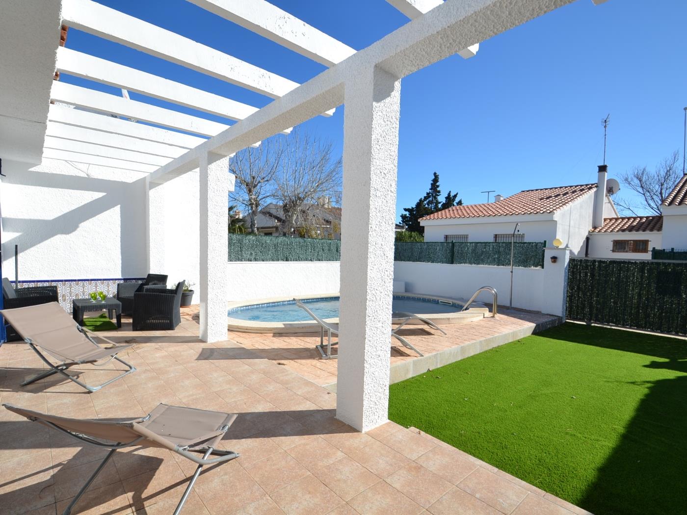 Casa Madeira 2 amb piscina privada a Riumar Deltebre