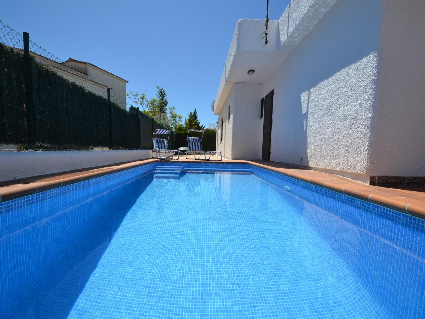 Casa Falco 2 avec la piscine privée à Riumar Deltebre