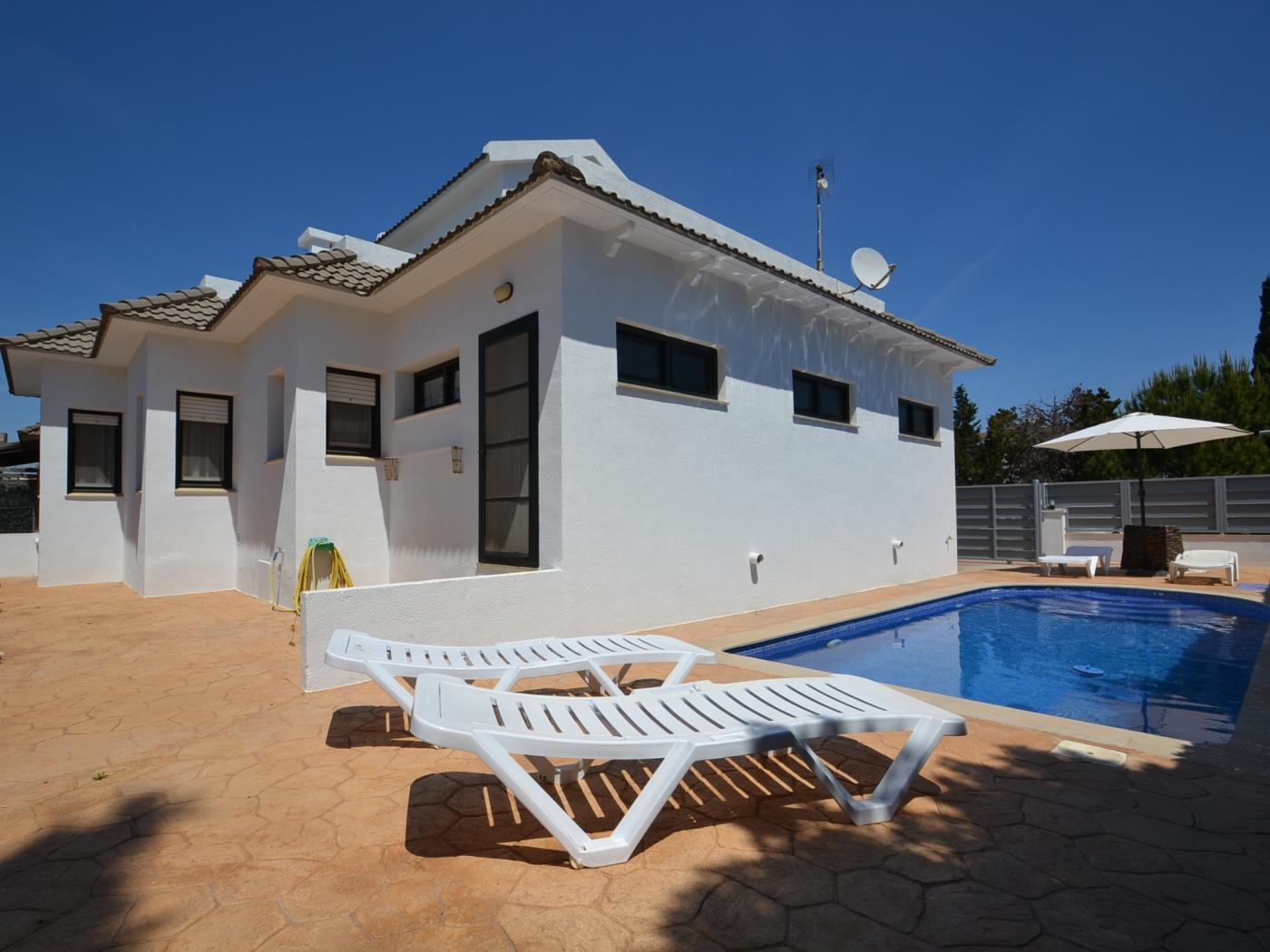 Casa Grandiosa con piscina privada en Riumar Deltebre