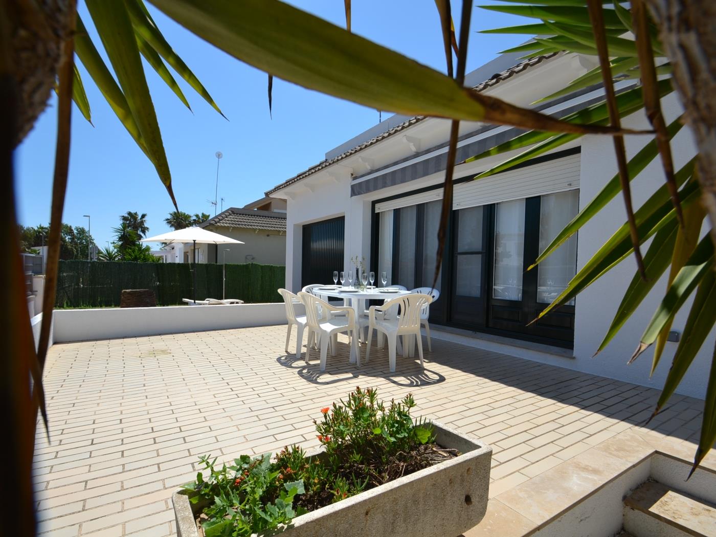 Casa Grandiosa con piscina privada en Riumar Deltebre