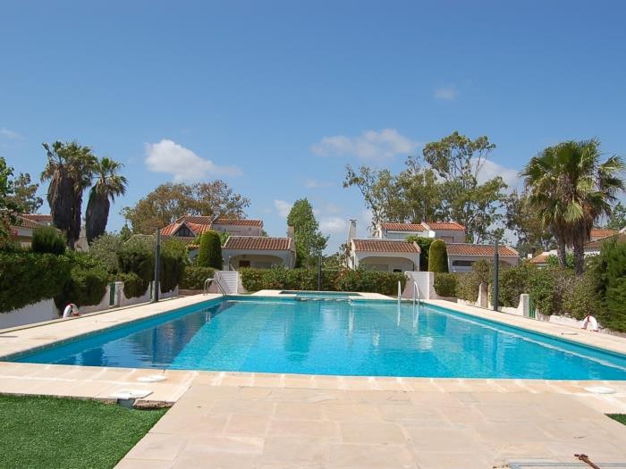 Casa Carolin 13 avec la piscine communitaire à Riumar Deltebre