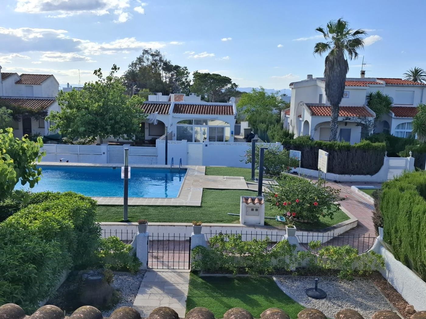 Casa Carolin 13 con piscina comunitaria en Riumar Deltebre