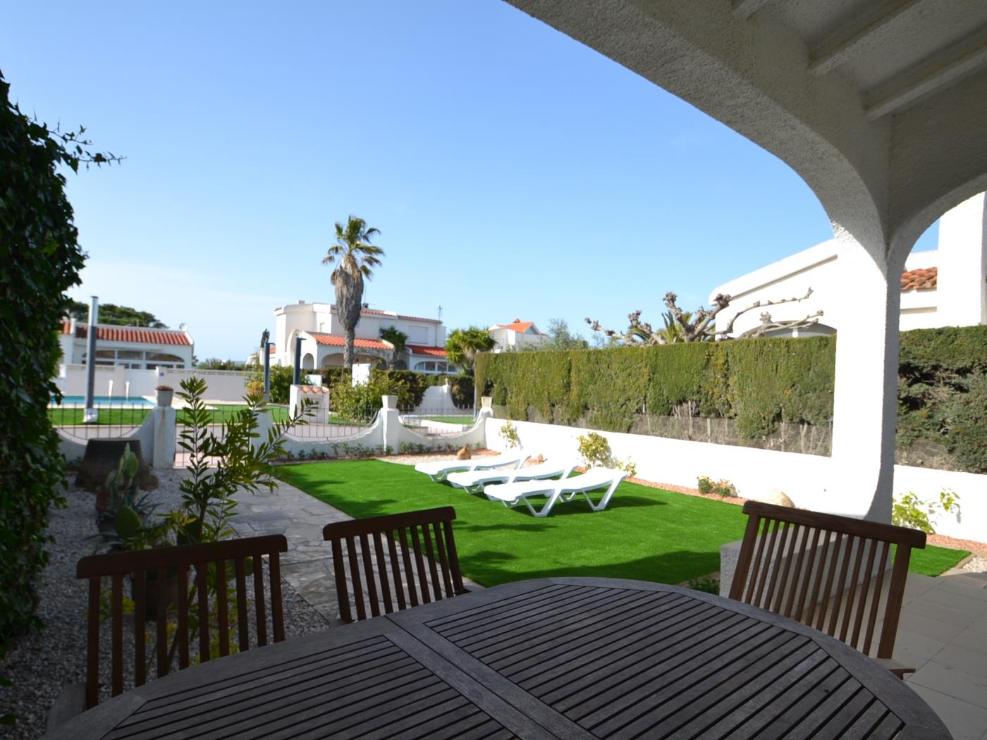 Casa Carolin 13 amb piscina comunitaria a Riumar Deltebre