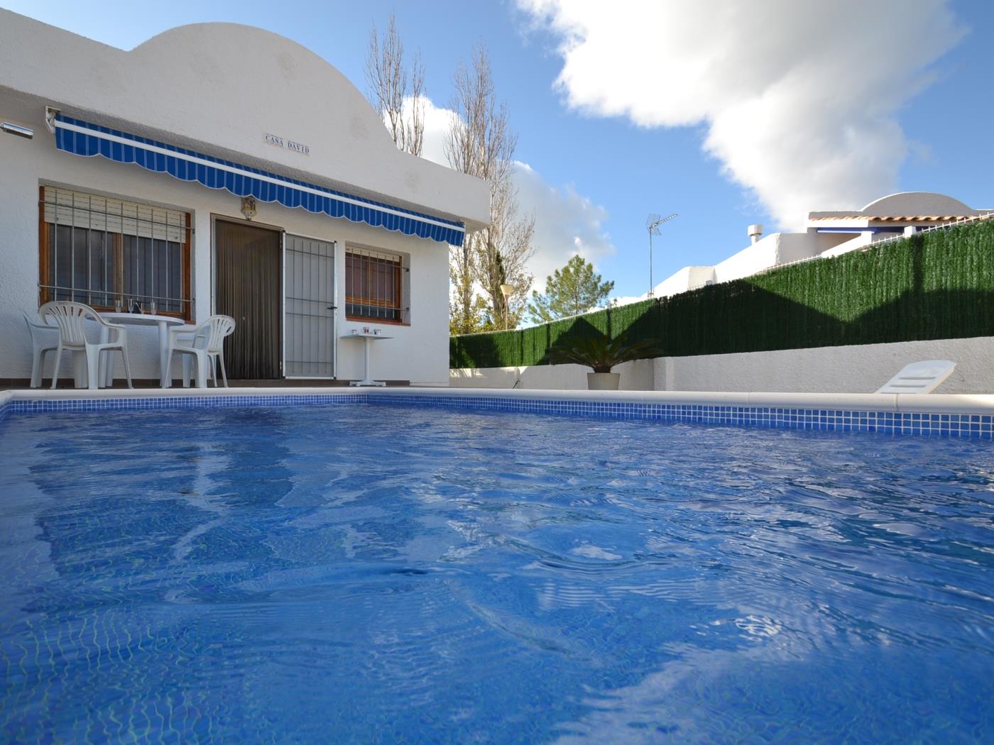 Casa David con piscina privada en Riumar Deltebre