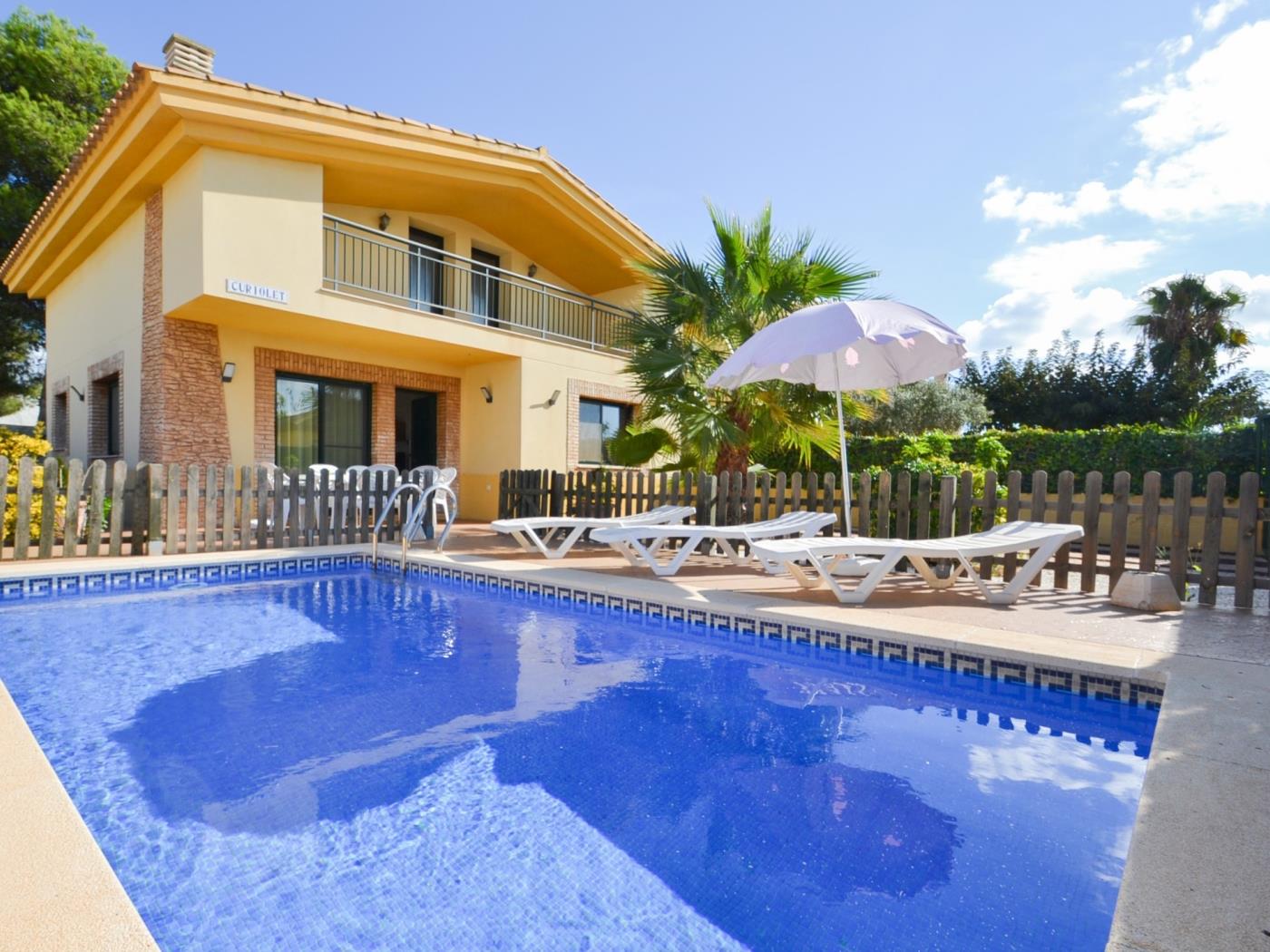 Casa Flamingo avec la piscine privée à Riumar Deltebre