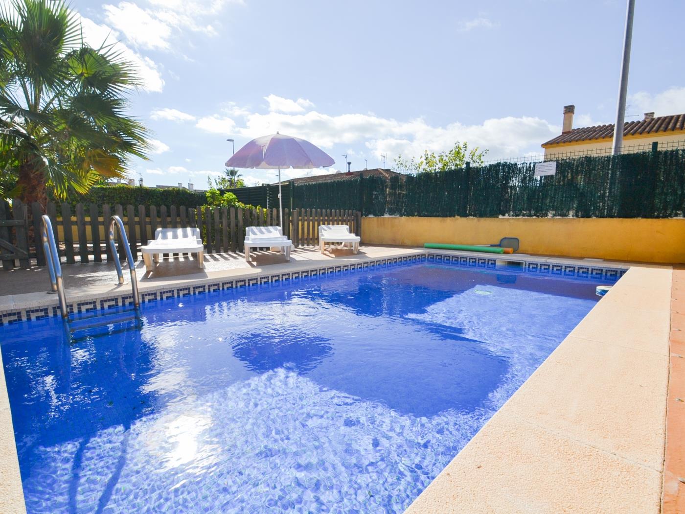 Casa Flamingo with privat pool in Riumar Deltebre