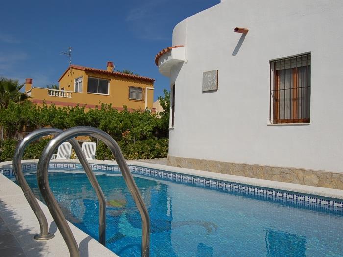 Casa Sylvie avec la piscine privée à Riumar Deltebre