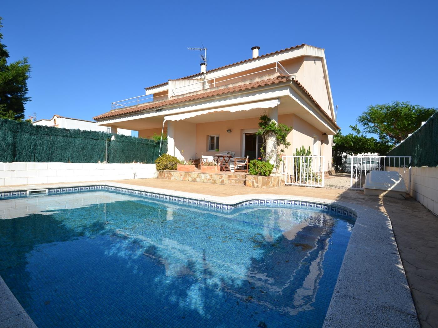 Casa Flamenc avec la piscine privée à Riumar Deltebre