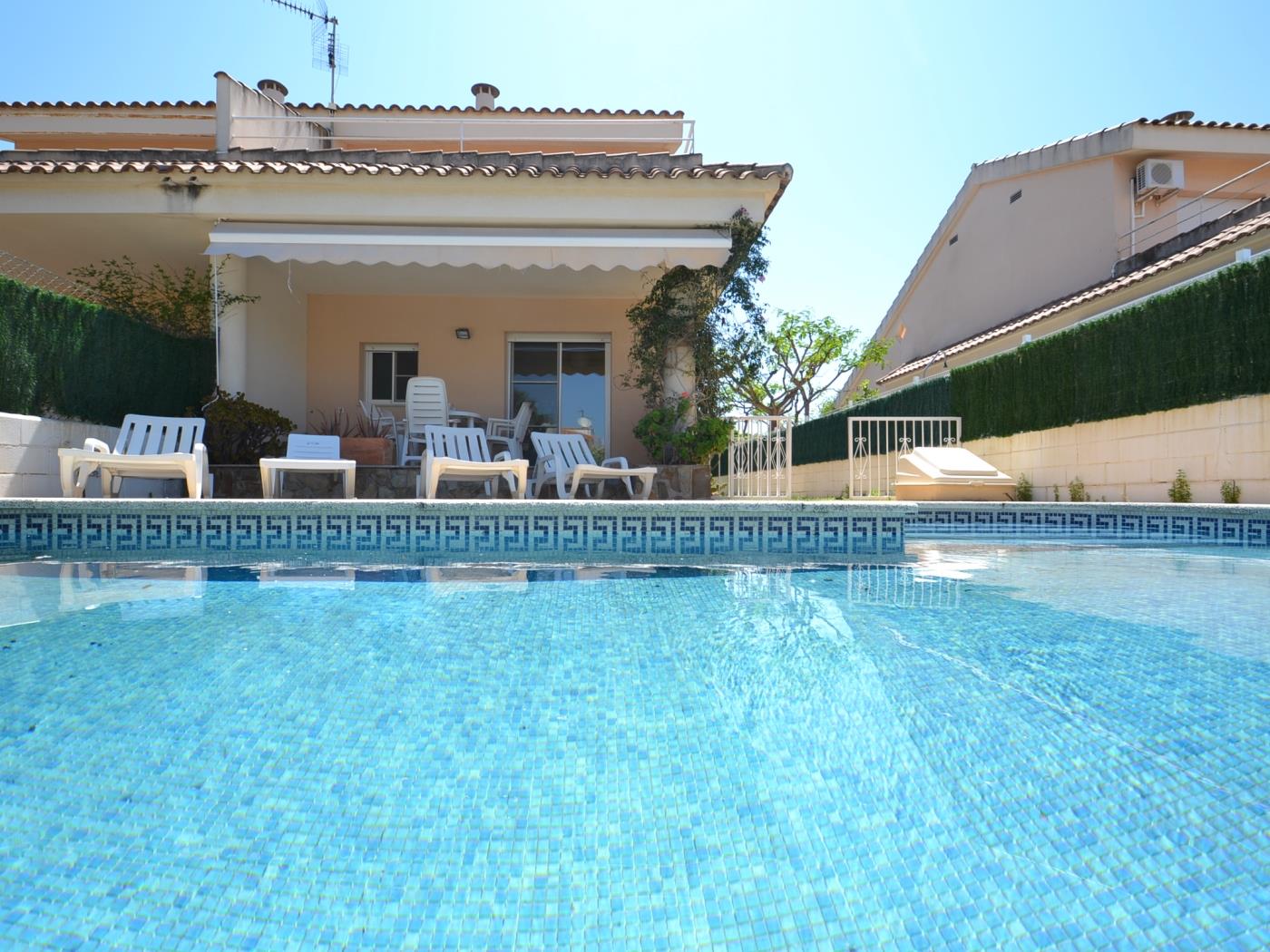 Casa Flamenc avec la piscine privée à Riumar Deltebre