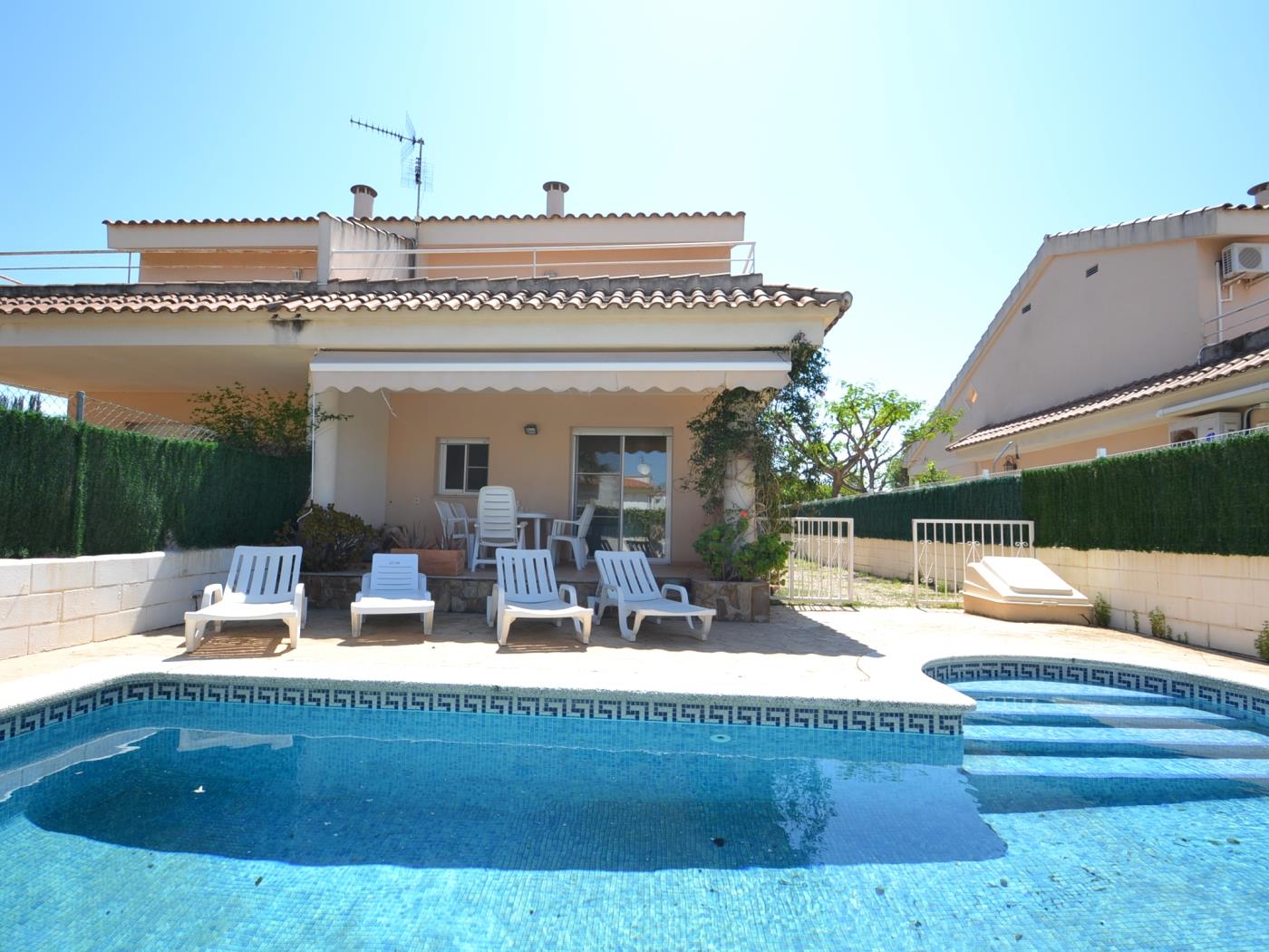 Casa Flamenc avec la piscine privée à Riumar Deltebre