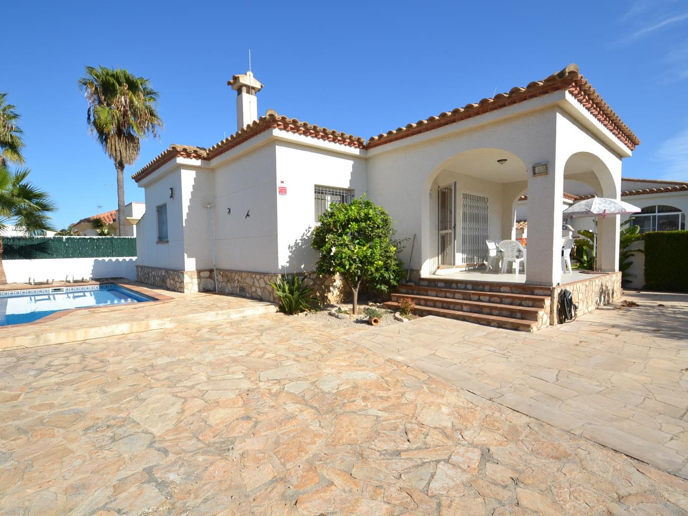 Casa Bonita con piscina privada en Riumar Deltebre