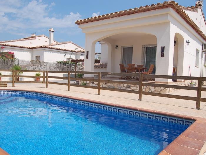 Casa Lorena avec la piscine privée à Riumar Deltebre