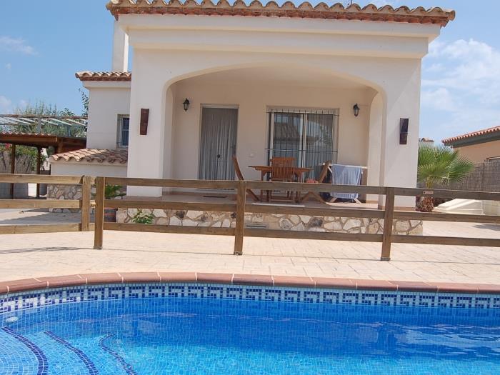 Casa Lorena avec la piscine privée à Riumar Deltebre