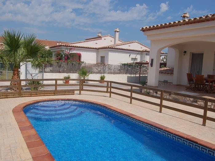 Casa Lorena avec la piscine privée à Riumar Deltebre