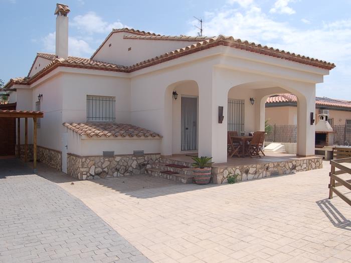 Casa Lorena con piscina privada en Riumar Deltebre