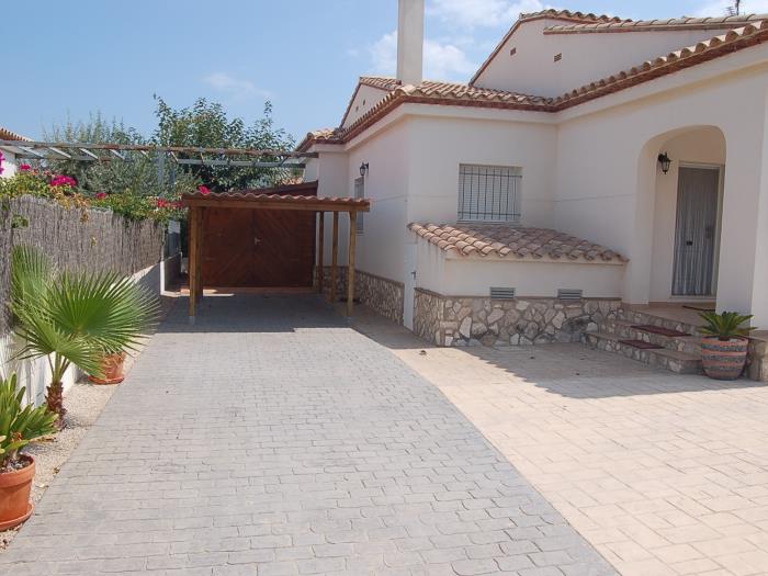 Casa Lorena con piscina privada en Riumar Deltebre