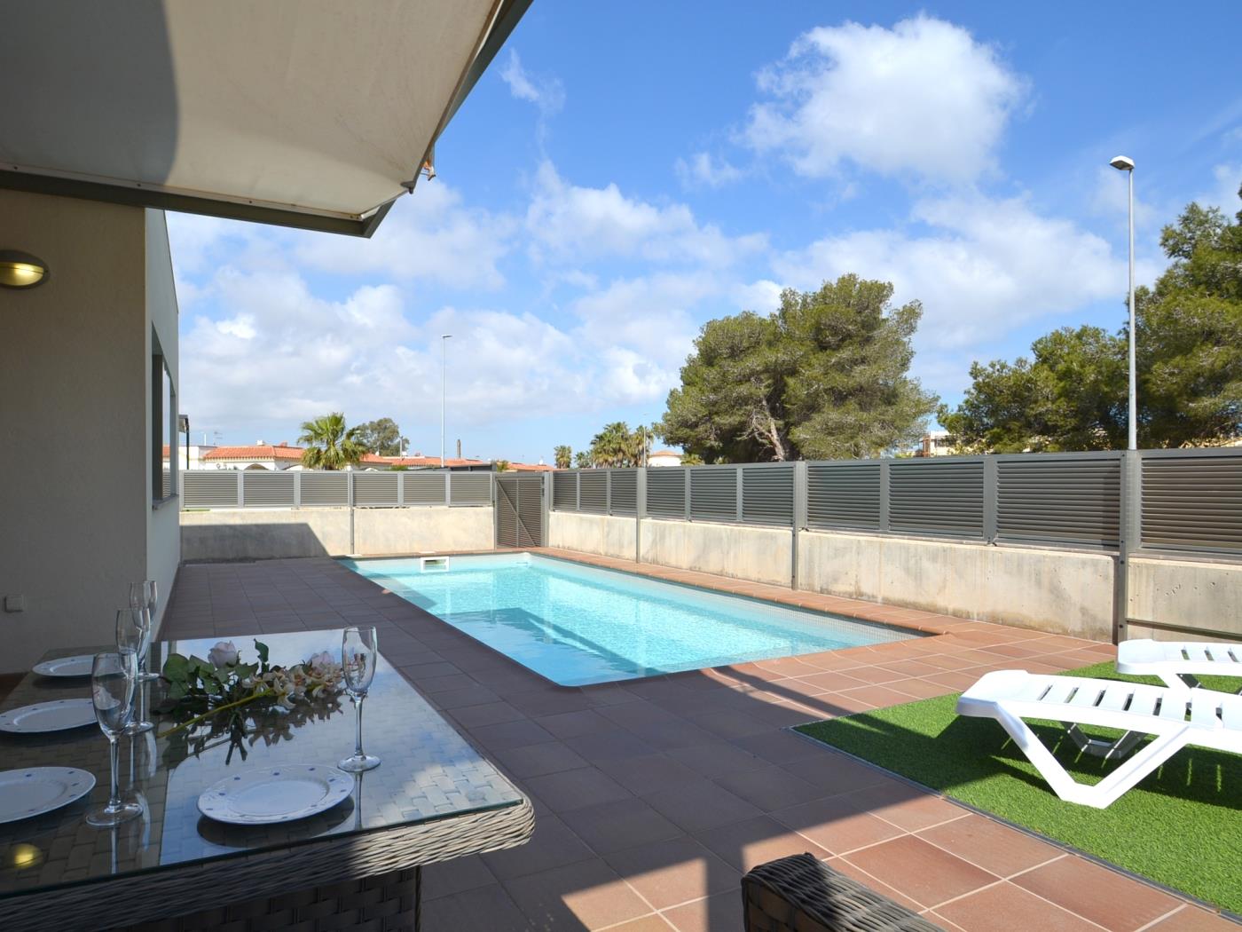 Casa Marti 1 avec la piscine privée à Riumar Deltebre