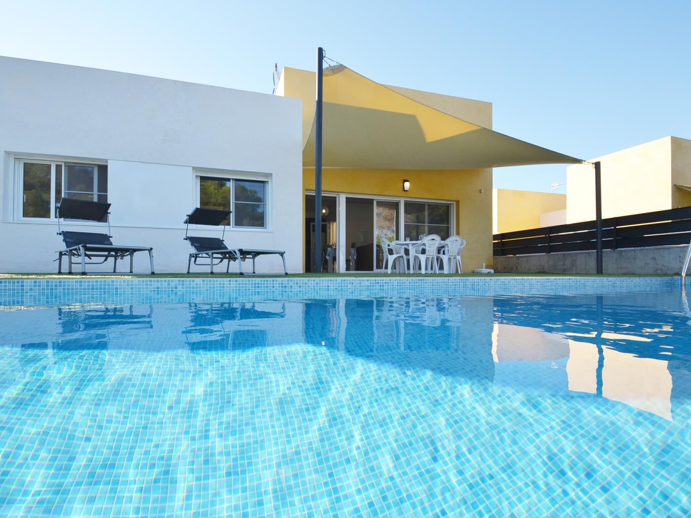 Casa Salines avec la piscine privée à Riumar Deltebre
