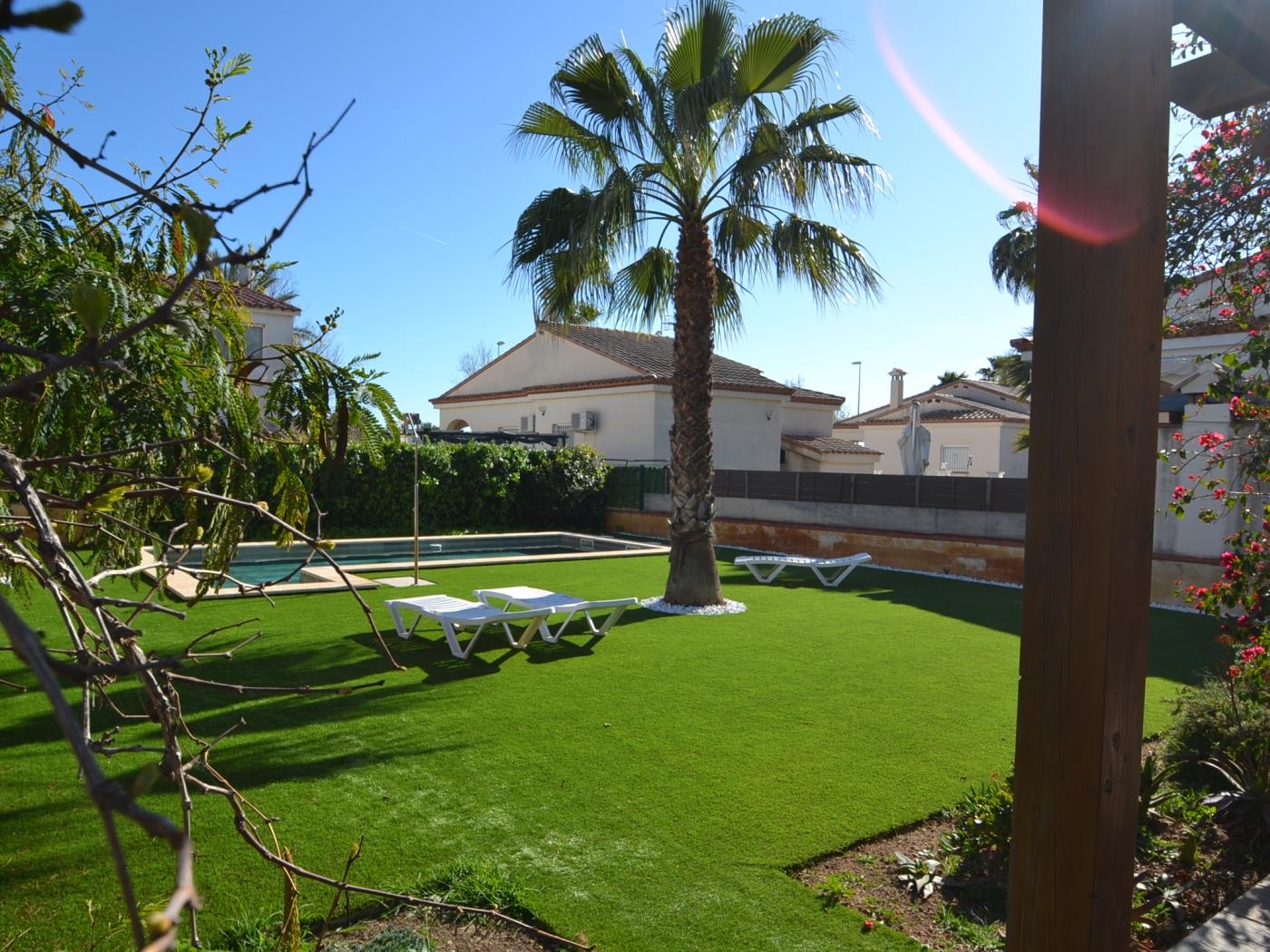 Casa Gallo avec la piscine privée à Riumar Deltebre