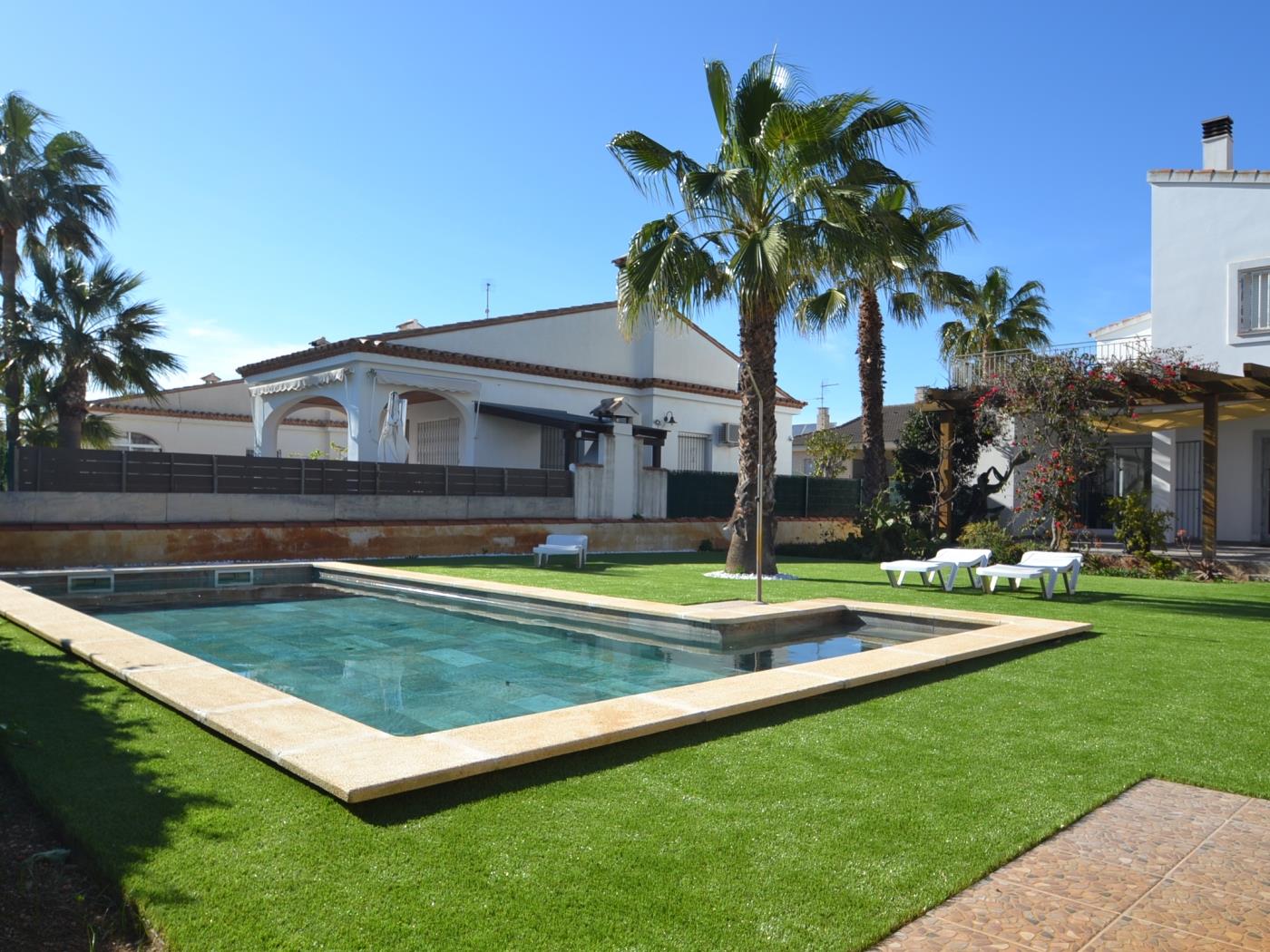 Casa Gallo avec la piscine privée à Riumar Deltebre