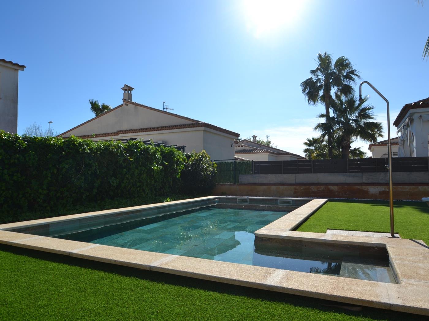 Casa Gallo con piscina privada en Riumar Deltebre