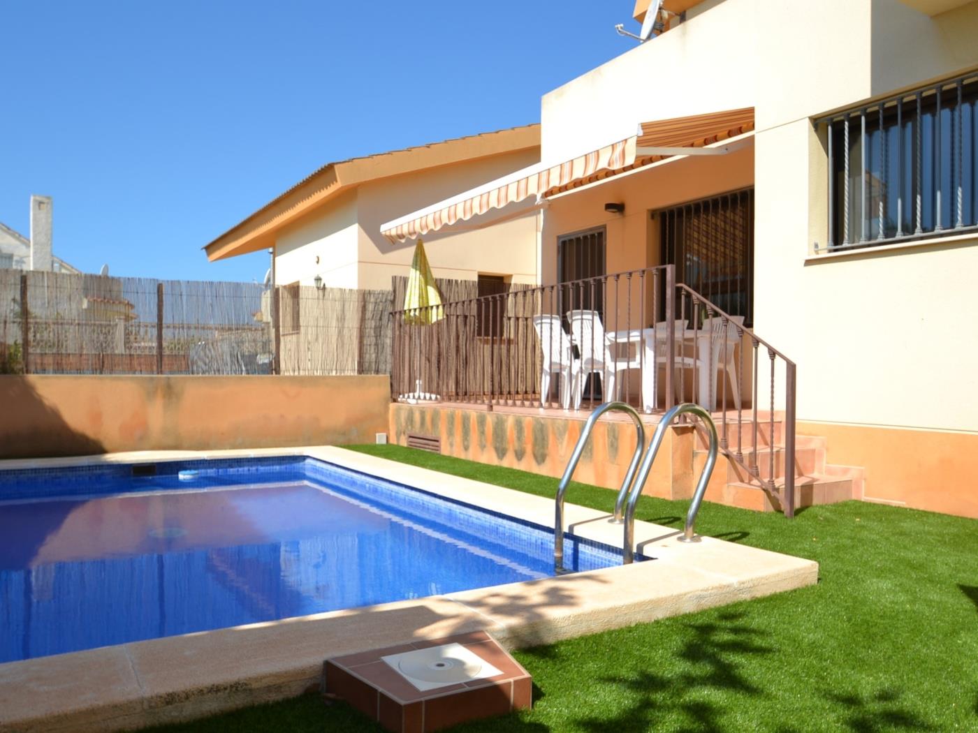 Casa Valencia con piscina privada en Riumar Deltebre