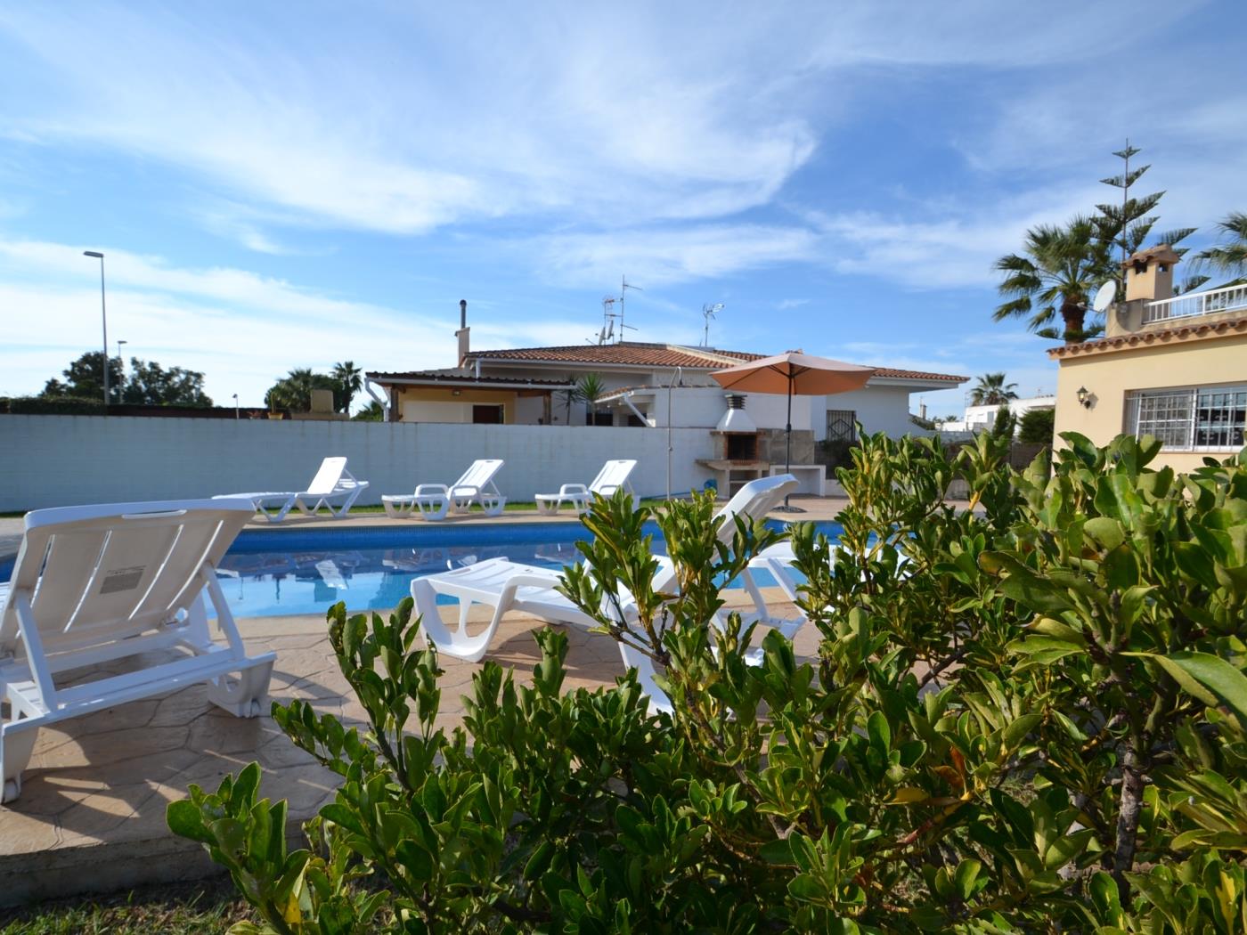 Casa Martin pour 6 persons avec la piscine privée à Riumar Deltebre