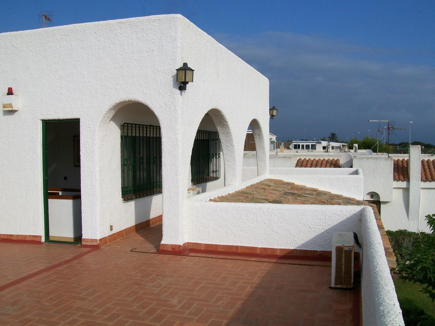 Villa Oasis avec la piscine privée à Riumar Deltebre