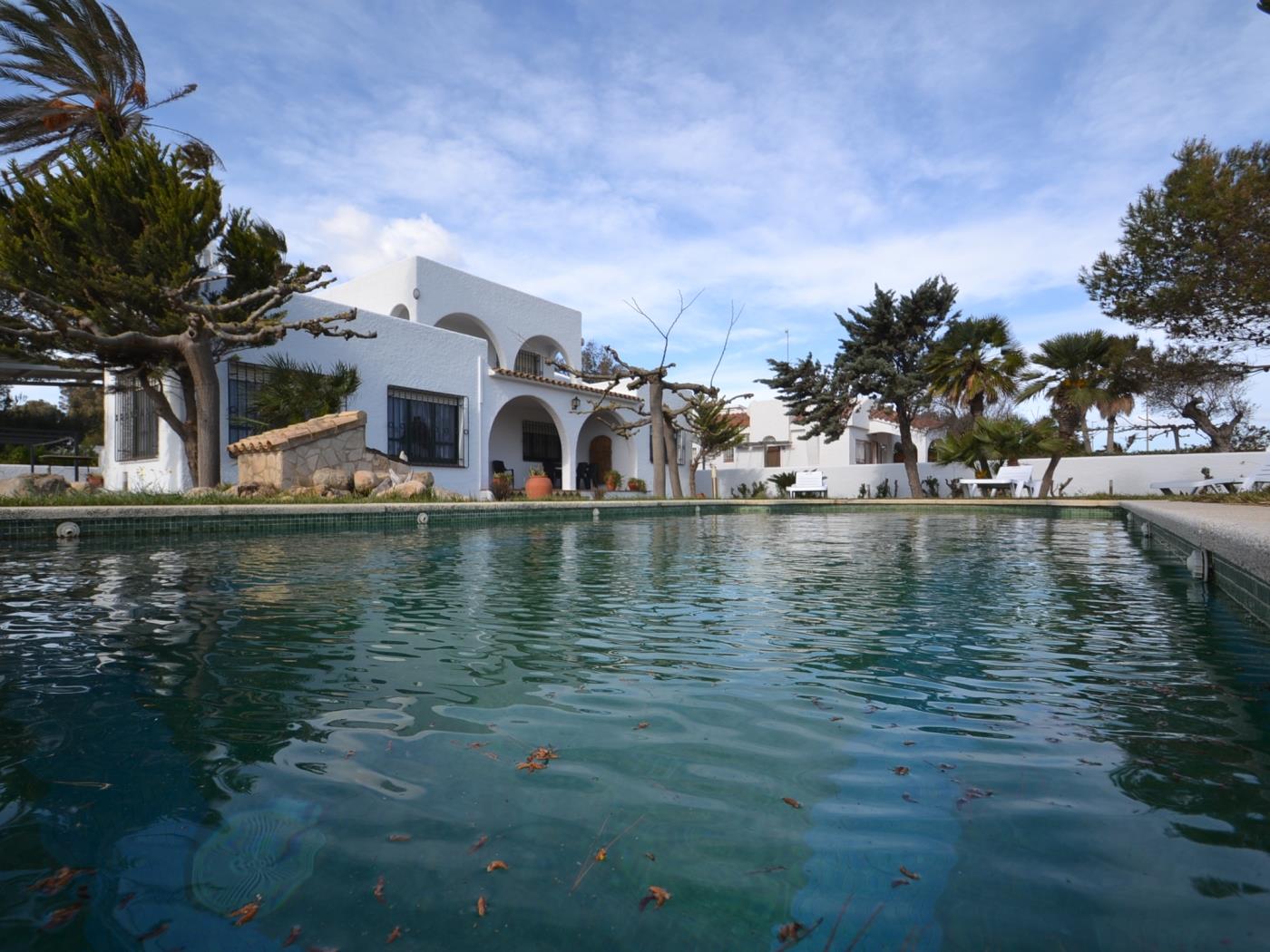 Villa Oasis avec la piscine privée à Riumar Deltebre