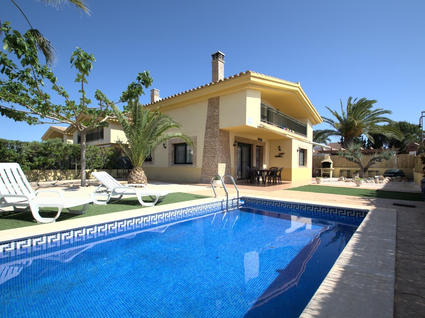 Villa Moreno pour 6 personnes avec la piscine privée à Riumar Deltebre