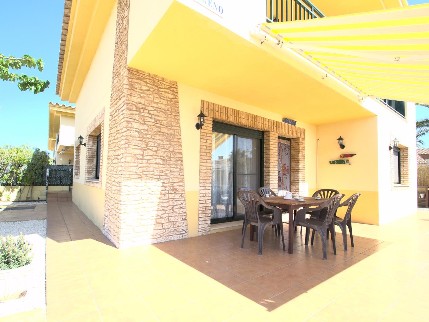 Villa Moreno per a 6 persones i piscina privada a Riumar Deltebre