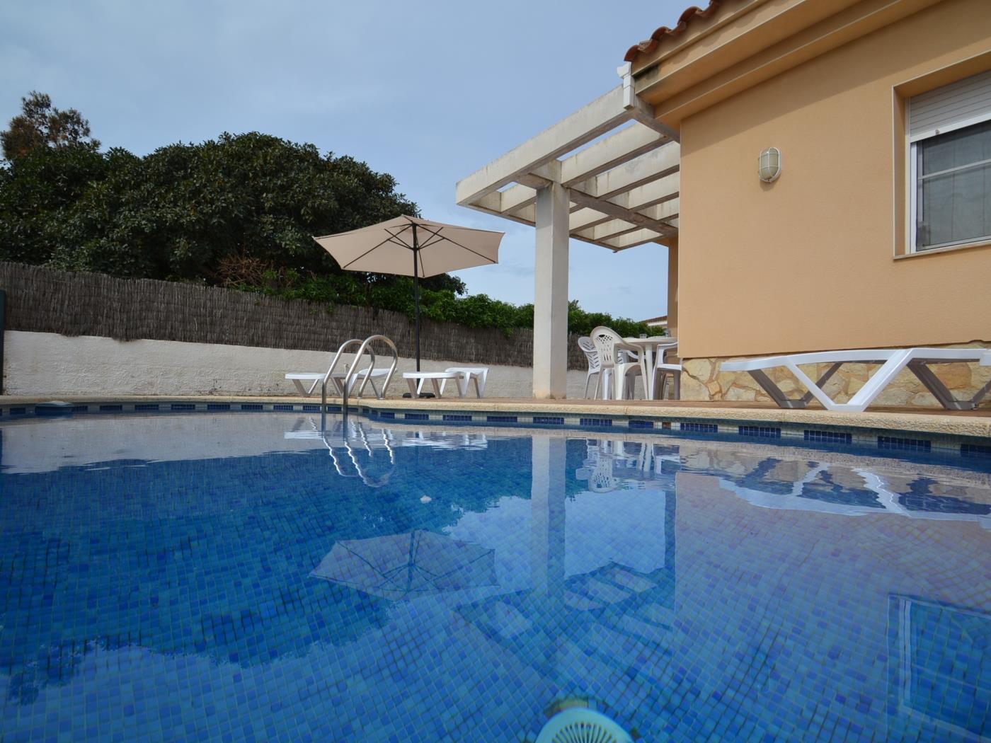 Casa Marga avec la piscine privée à Riumar Deltebre