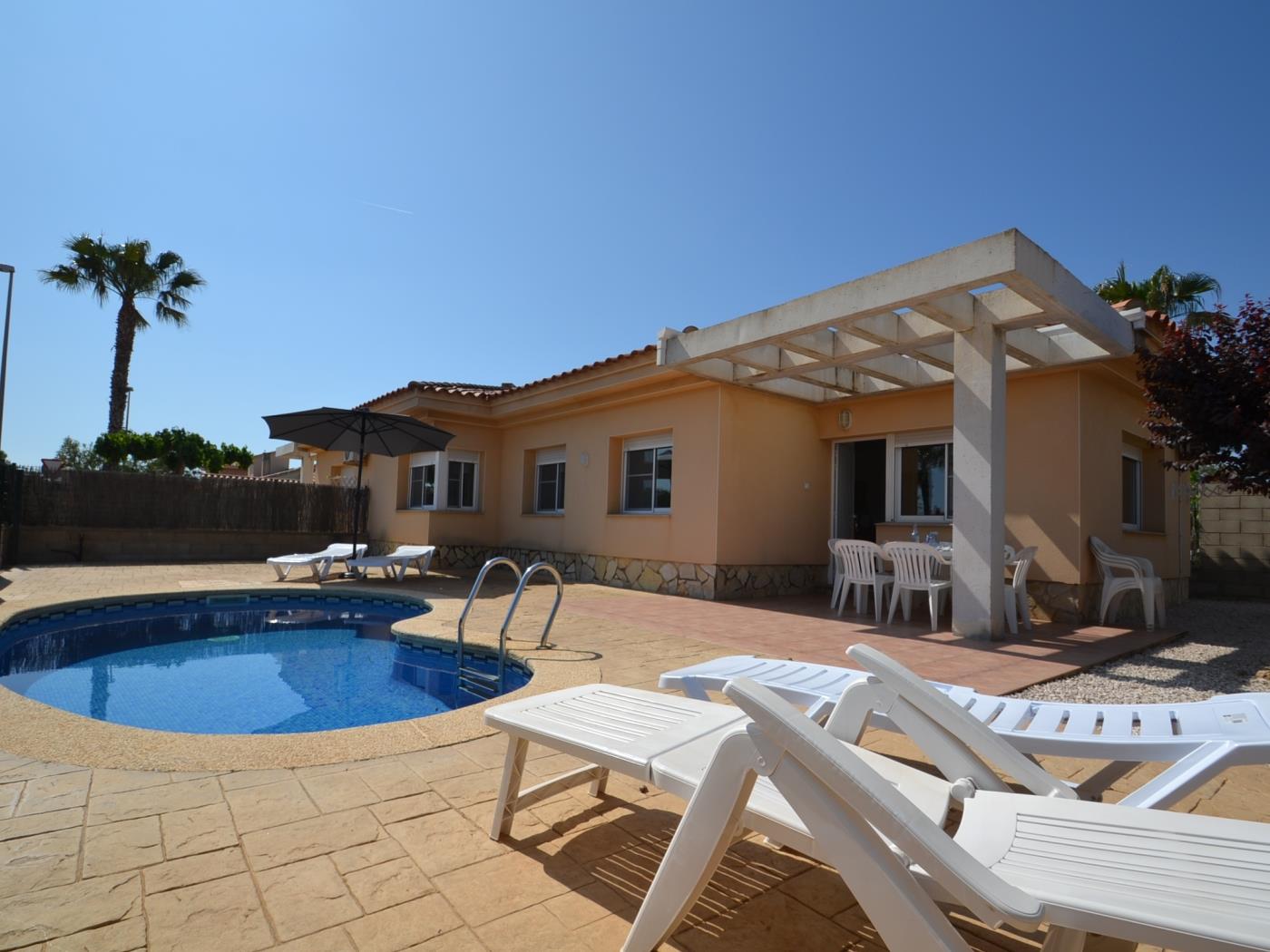 Casa Sastre avec la piscine privée à Riumar Deltebre