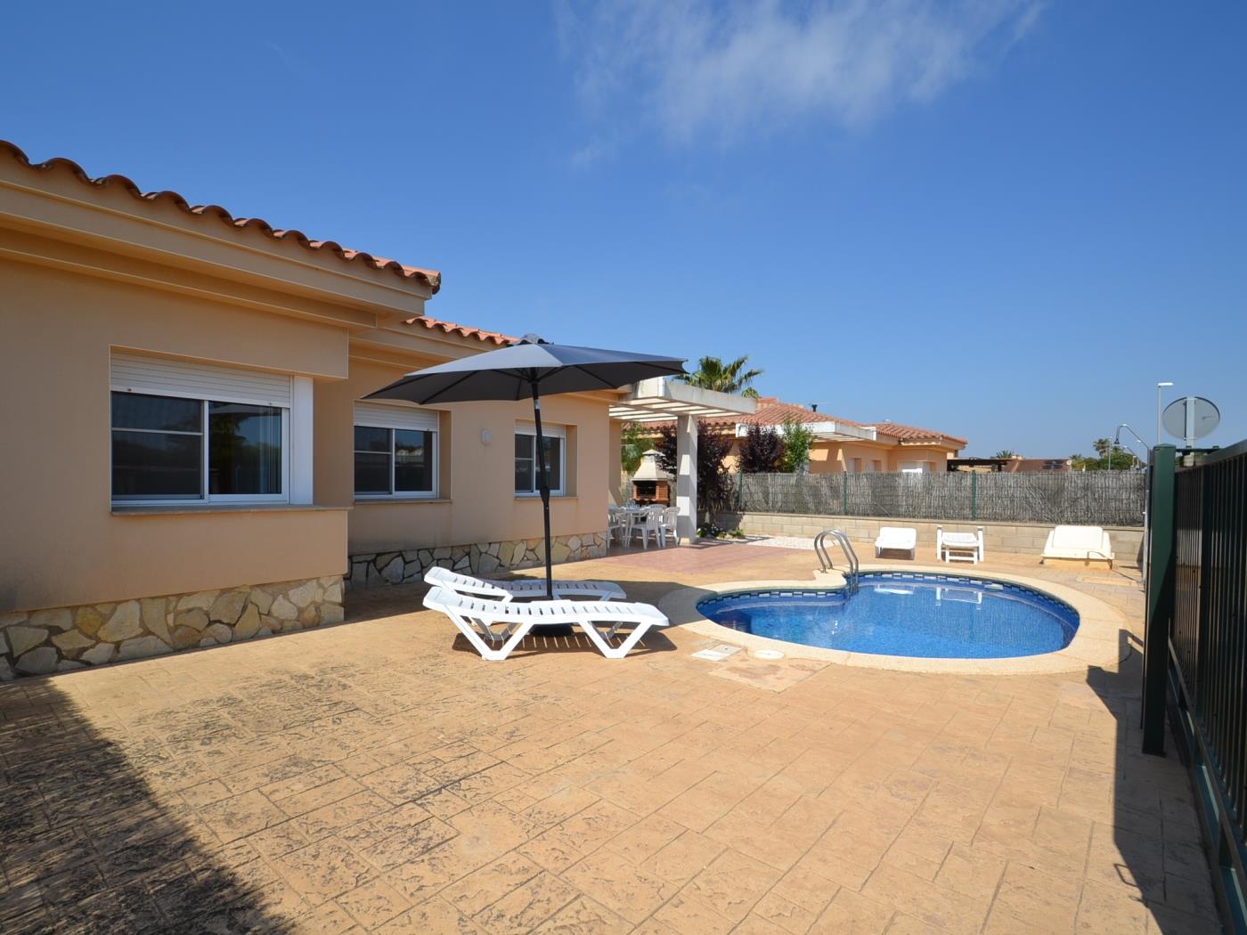 Casa Sastre amb piscina privada a Riumar Deltebre