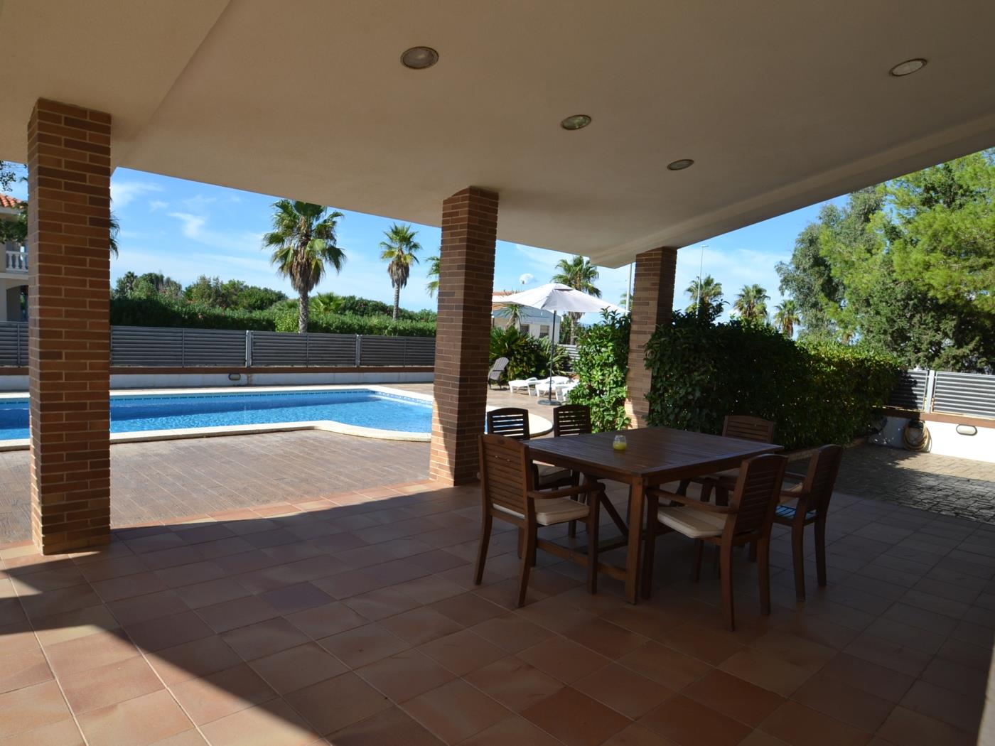 Villa Ventura avec la piscine privée à Riumar-Deltebre