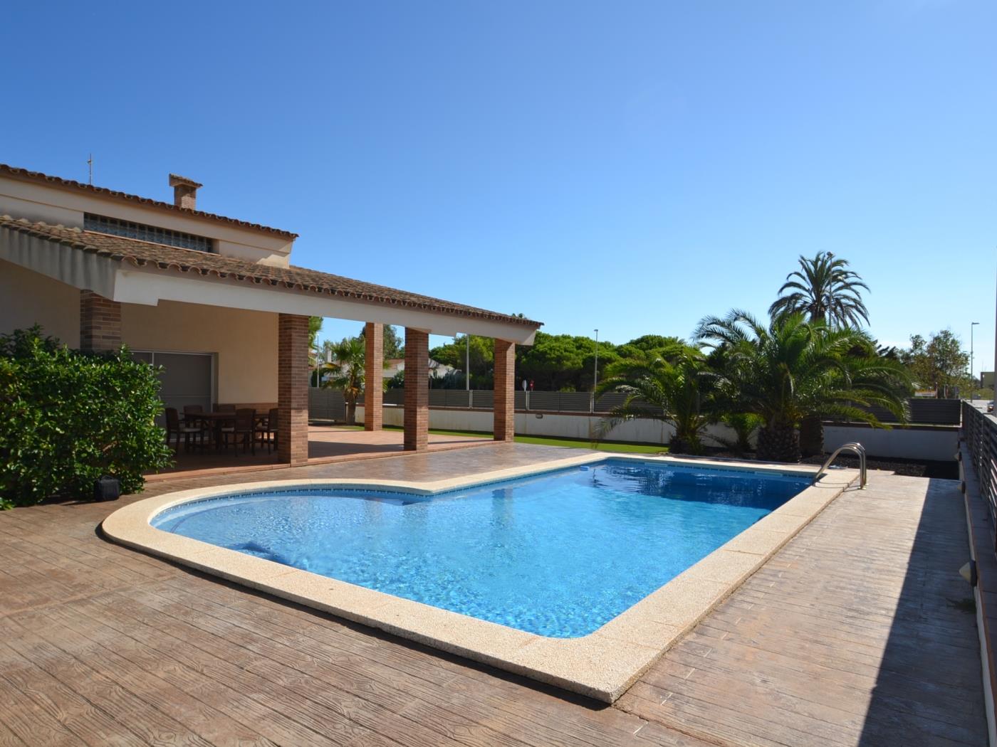 Villa Ventura con piscina privada en Riumar-Deltebre