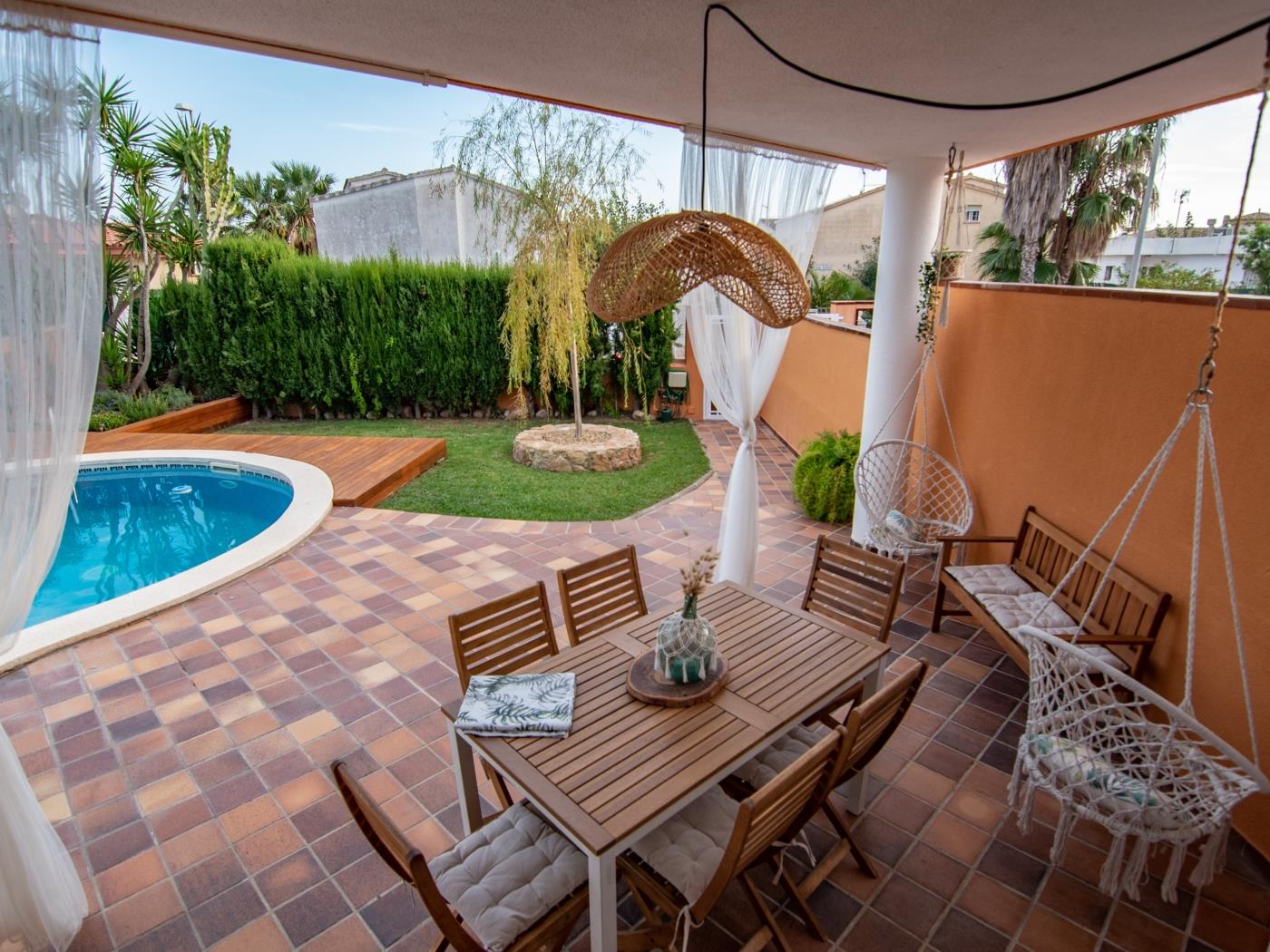 Casa Lo Garxal amb piscina privada a Riumar Deltebre