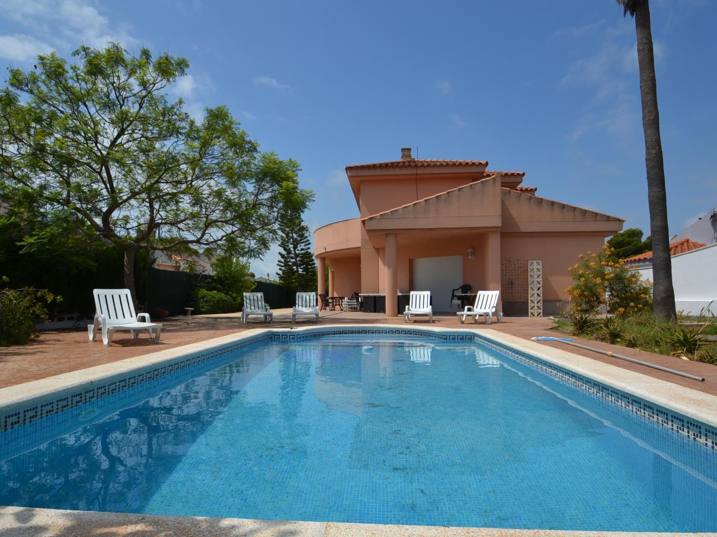 Villa Benifer con gran piscina privada y jardin en Riumar, Costa Dorada en Riumar-Deltebre